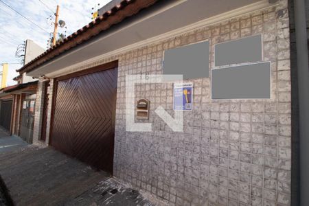 Casa à venda com 300m², 5 quartos e 6 vagasFachada