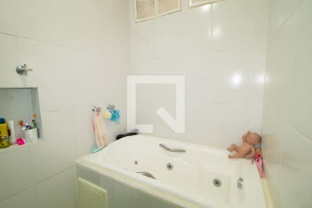 Casa à venda com 300m², 5 quartos e 6 vagasBanheiro da Suíte 3