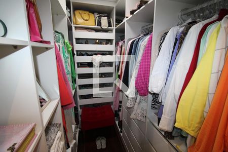 Apartamento à venda com 237m², 4 quartos e 4 vagasQuarto 2 - Closet