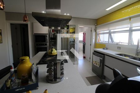 Apartamento à venda com 237m², 4 quartos e 4 vagasCozinha