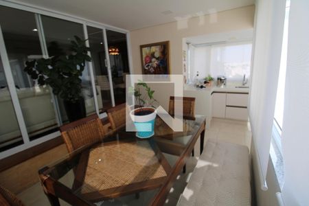 Apartamento à venda com 237m², 4 quartos e 4 vagasVaranda