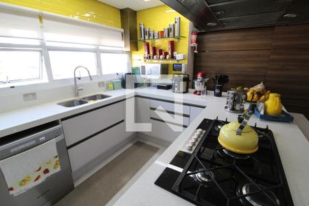 Apartamento à venda com 237m², 4 quartos e 4 vagasCozinha