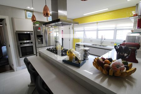 Apartamento à venda com 237m², 4 quartos e 4 vagasCozinha