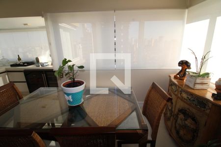 Apartamento à venda com 237m², 4 quartos e 4 vagasVaranda