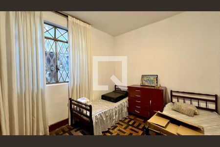 quarto  de casa à venda com 4 quartos, 152m² em Santa Tereza, Belo Horizonte