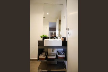 Banheiro  de kitnet/studio à venda com 1 quarto, 31m² em Cerqueira César, São Paulo