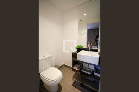 Banheiro  de kitnet/studio à venda com 1 quarto, 31m² em Cerqueira César, São Paulo