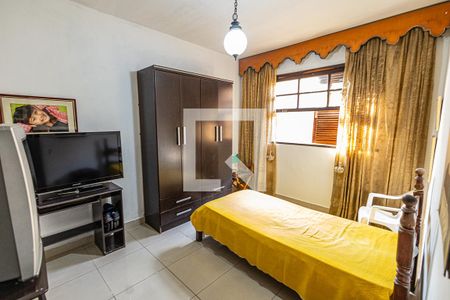 Casa à venda com 422m², 5 quartos e 2 vagas Casa à venda com 422m², 5 quartos e 2 vagasQuarto 2