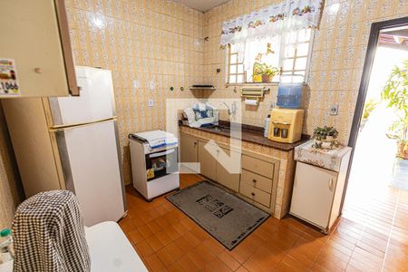 Casa à venda com 422m², 5 quartos e 2 vagas Casa à venda com 422m², 5 quartos e 2 vagasCozinha