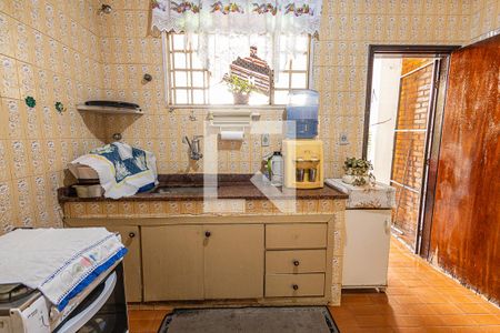 Casa à venda com 422m², 5 quartos e 2 vagas Casa à venda com 422m², 5 quartos e 2 vagasCozinha