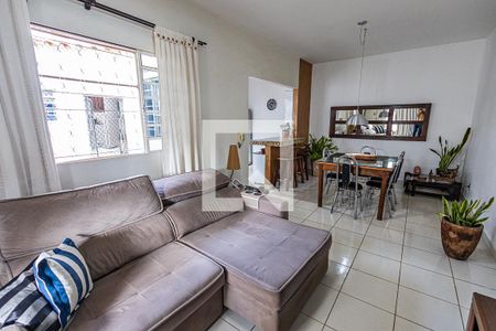 Casa à venda com 422m², 5 quartos e 2 vagas Casa à venda com 422m², 5 quartos e 2 vagasCasa 2 / Sala