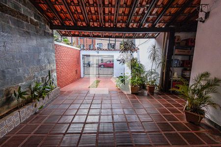 Casa à venda com 422m², 5 quartos e 2 vagas Casa à venda com 422m², 5 quartos e 2 vagasVagas de garagem