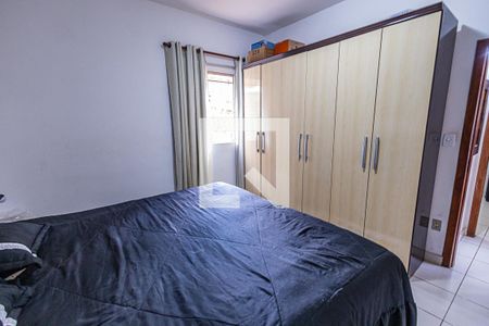 Casa à venda com 422m², 5 quartos e 2 vagas Casa à venda com 422m², 5 quartos e 2 vagasQuarto 5