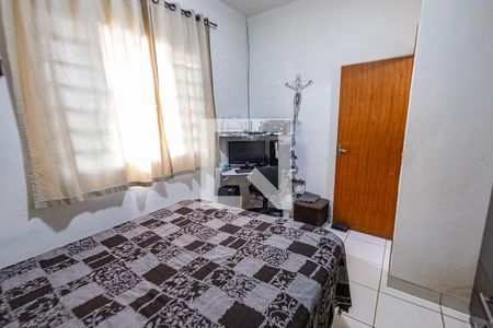 Casa à venda com 422m², 5 quartos e 2 vagas Casa à venda com 422m², 5 quartos e 2 vagasQuarto 4