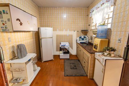 Casa à venda com 422m², 5 quartos e 2 vagas Casa à venda com 422m², 5 quartos e 2 vagasCozinha