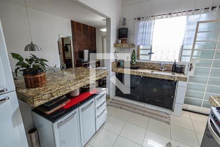 Casa à venda com 422m², 5 quartos e 2 vagas Casa à venda com 422m², 5 quartos e 2 vagasCozinha