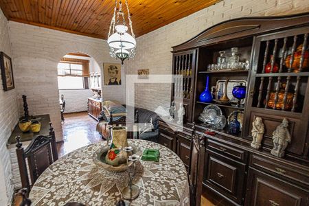 Casa à venda com 422m², 5 quartos e 2 vagas Casa à venda com 422m², 5 quartos e 2 vagasCopa