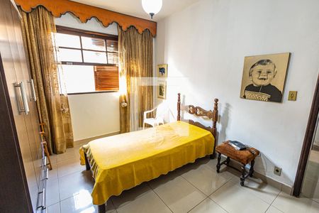 Casa à venda com 422m², 5 quartos e 2 vagas Casa à venda com 422m², 5 quartos e 2 vagasQuarto 2