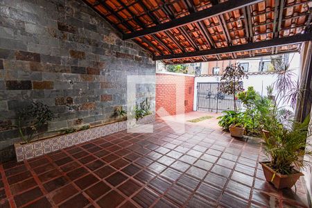 Casa à venda com 422m², 5 quartos e 2 vagas Casa à venda com 422m², 5 quartos e 2 vagasVagas de garagem