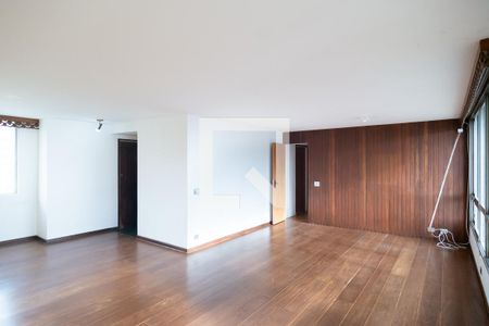 Apartamento para alugar com 3 quartos, 155m² em Bela Vista, São Paulo