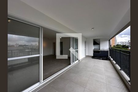 Apartamento para alugar com 137m², 3 quartos e 2 vagasVaranda