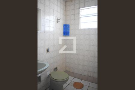 Banheiro de casa para alugar com 1 quarto, 50m² em Alto Boqueirão, Curitiba