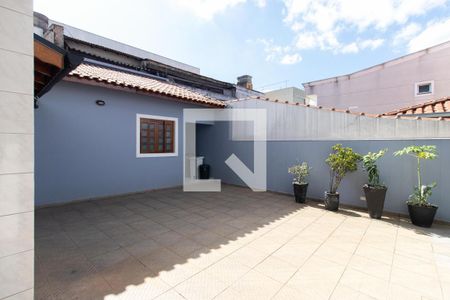 Casa à venda com 248m², 4 quartos e 6 vagas Casa à venda com 248m², 4 quartos e 6 vagasQuintal