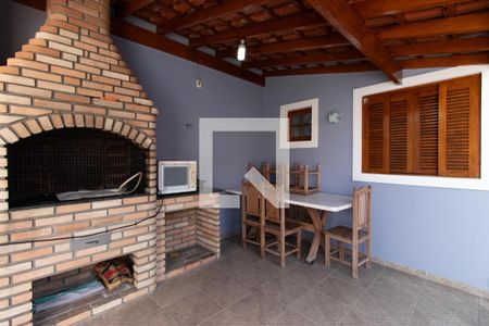 Casa à venda com 248m², 4 quartos e 6 vagas Casa à venda com 248m², 4 quartos e 6 vagasÁrea Gourmet