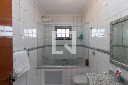 Casa à venda com 248m², 4 quartos e 6 vagas Casa à venda com 248m², 4 quartos e 6 vagasBanheiro da Suíte 1