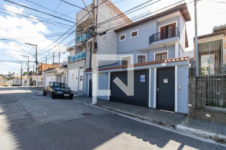 Casa à venda com 248m², 4 quartos e 6 vagas Casa à venda com 248m², 4 quartos e 6 vagasFachada