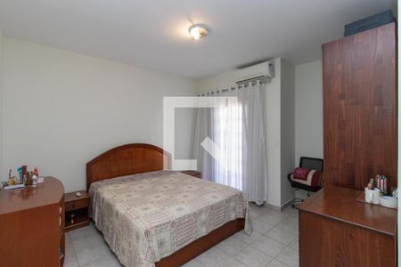 Quarto Suíte 1 de casa à venda com 4 quartos, 248m² em Vila Nivi, São Paulo