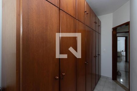 Casa à venda com 248m², 4 quartos e 6 vagas Casa à venda com 248m², 4 quartos e 6 vagasCloset da suíte 1
