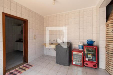 Casa à venda com 248m², 4 quartos e 6 vagas Casa à venda com 248m², 4 quartos e 6 vagasÁrea de Serviço