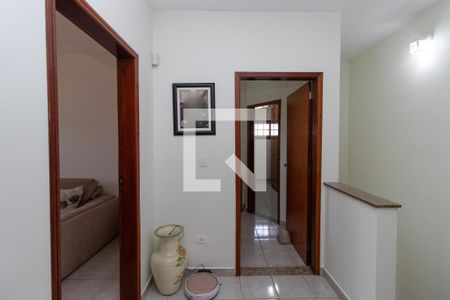 Casa à venda com 248m², 4 quartos e 6 vagas Casa à venda com 248m², 4 quartos e 6 vagasHall Quartos