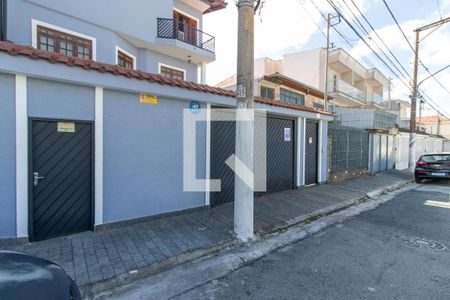 Casa à venda com 248m², 4 quartos e 6 vagas Casa à venda com 248m², 4 quartos e 6 vagasFachada