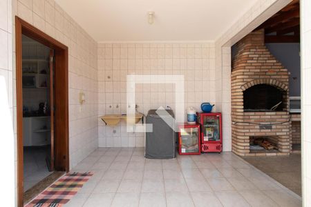 Casa à venda com 248m², 4 quartos e 6 vagas Casa à venda com 248m², 4 quartos e 6 vagasÁrea de Serviço