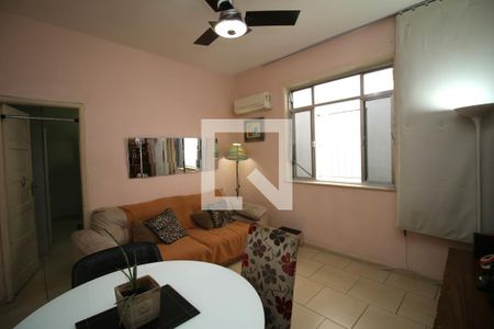 Sala de apartamento à venda com 2 quartos, 70m² em Olaria, Rio de Janeiro