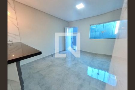 Sala de casa para alugar com 2 quartos, 100m² em Vila Nina, São Paulo