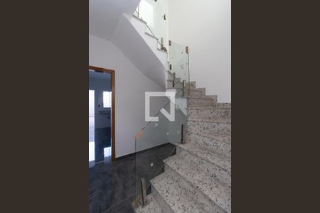 Escada de casa à venda com 3 quartos, 130m² em Vila Maria Alta, São Paulo