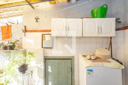 Casa à venda com 85m², 2 quartos e 2 vagasArea de Serviços