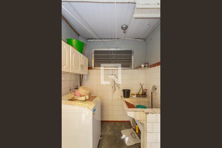 Casa à venda com 85m², 2 quartos e 2 vagasArea de Serviços