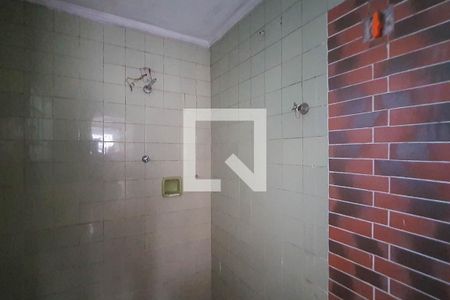 Banheiro de apartamento para alugar com 1 quarto, 80m² em Vila Prado, São Paulo