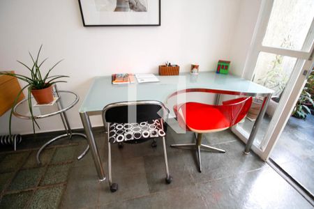 Apartamento para alugar com 110m², 2 quartos e sem vaga Apartamento para alugar com 110m², 2 quartos e sem vagaEscritório