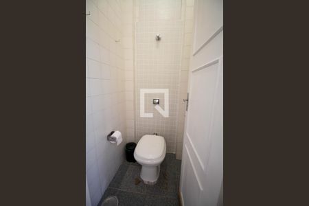 Apartamento para alugar com 110m², 2 quartos e sem vaga Apartamento para alugar com 110m², 2 quartos e sem vagaBanheiro de Serviço