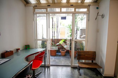 Apartamento para alugar com 110m², 2 quartos e sem vaga Apartamento para alugar com 110m², 2 quartos e sem vagaEscritório