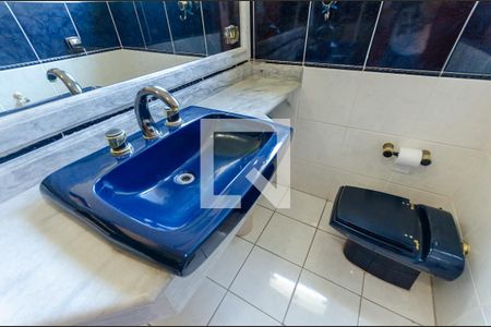 Casa à venda com 520m², 4 quartos e 3 vagasBanheiro da Suíte 4