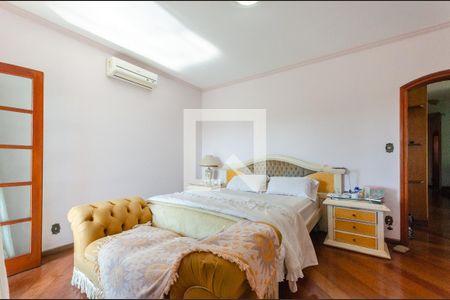 Casa à venda com 520m², 4 quartos e 3 vagasSuíte 1