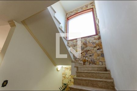 Casa à venda com 520m², 4 quartos e 3 vagasEscada