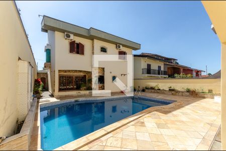 Casa à venda com 520m², 4 quartos e 3 vagasÁrea da piscina