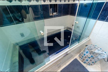 Casa à venda com 520m², 4 quartos e 3 vagasBanheiro da Suíte 2